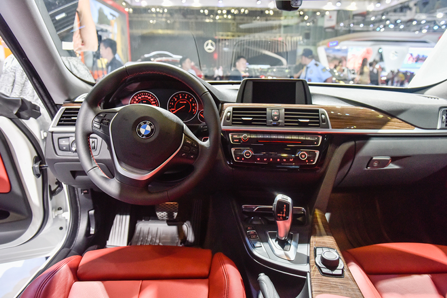 Đánh giá xe BMW 320i 2020 mới nhất Chính Hãng (3)
